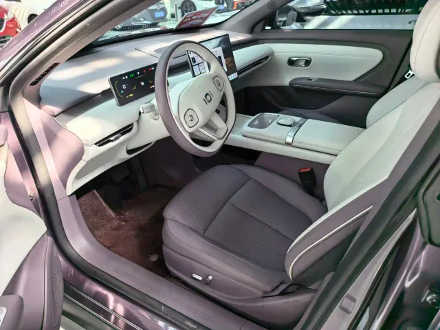 Changan Qiyuan A06 — Фото автомобиля 10