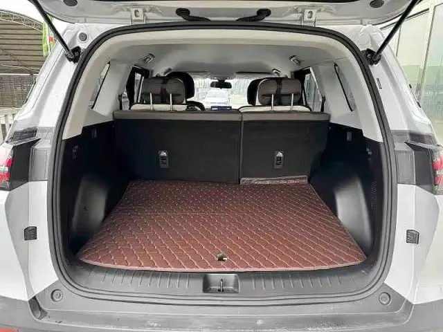 Wuling Starlight 560 — Фото автомобиля 10