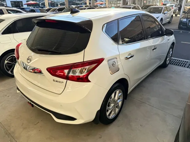 Nissan Tiida — Фото автомобиля 16