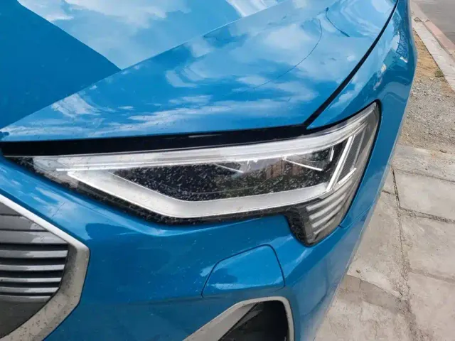 Audi e-tron — Фото автомобиля 5