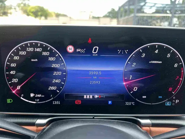 Mercedes-Benz S-Class — Фото автомобиля 19