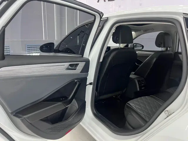 Volkswagen Sagitar — Фото автомобиля 13