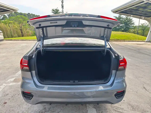 Roewe i5 — Фото автомобиля 20