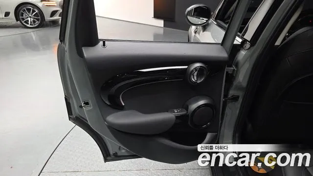MINI Cooper — Фото автомобиля 14