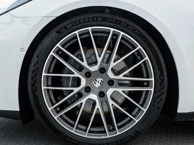 Porsche Panamera — Фото автомобиля 10