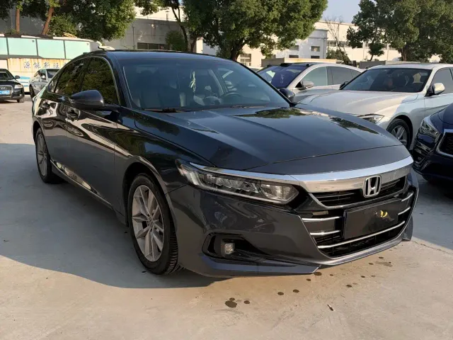Honda Accord — Фото автомобиля 3