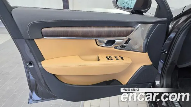 Volvo S90 — Фото автомобиля 13