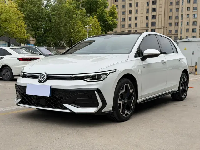Фотография автомобиля — Volkswagen Golf