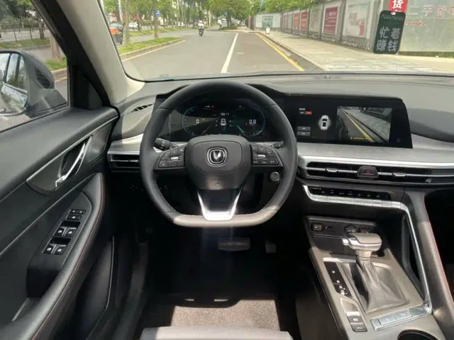 Changan CS35 Plus — Фото автомобиля 14