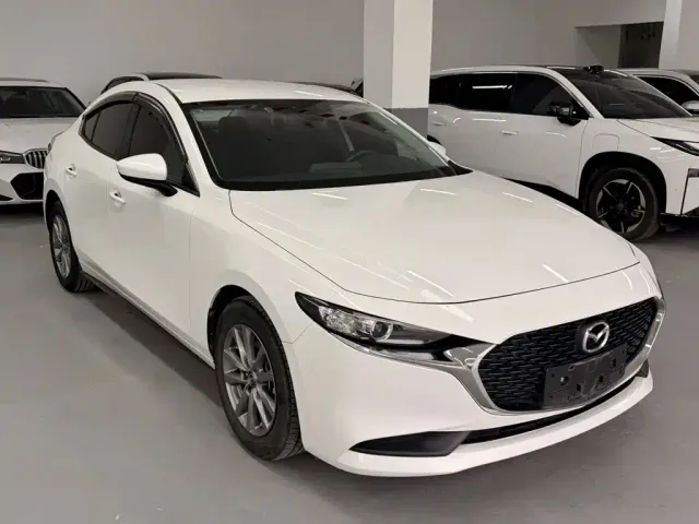 Mazda Axela — Фото автомобиля 3