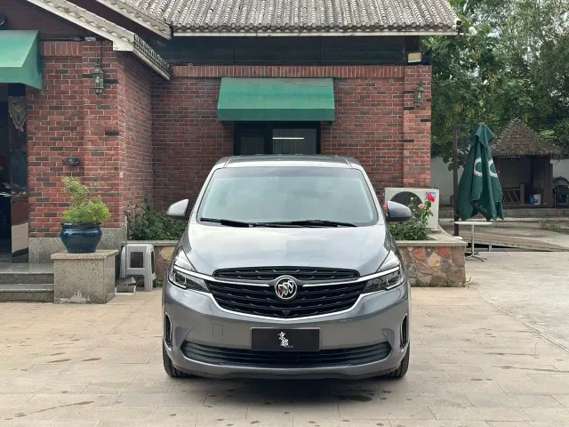 Buick GL8 — Фото автомобиля 2