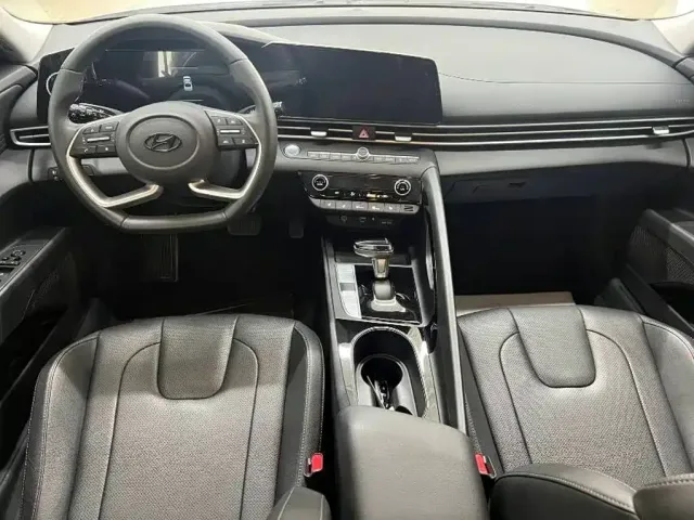 Hyundai Elantra 2023 Model 1.5L CVT LUX Premium Edition — Фото автомобиля 10