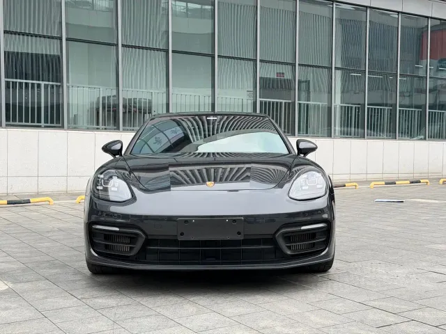 Porsche Panamera — Фото автомобиля 3