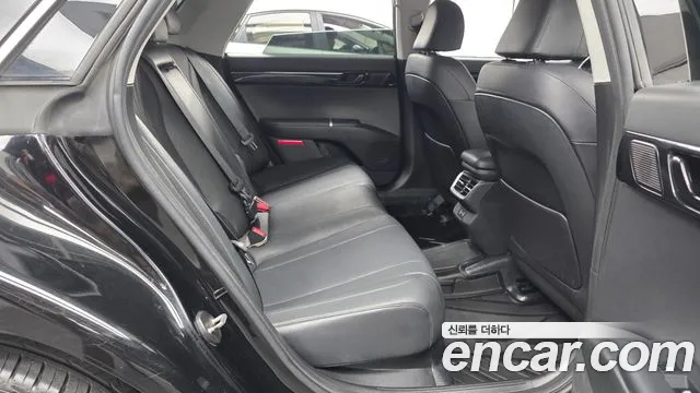 Hyundai Grandeur GN7 — Фото автомобиля 17