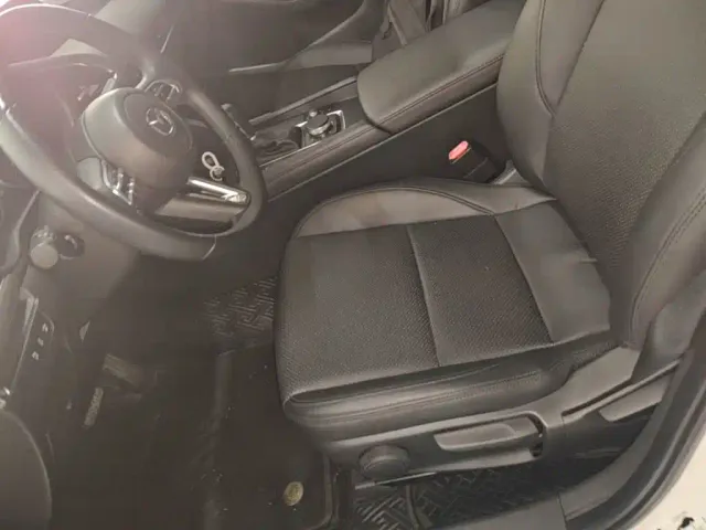 Mazda Axela — Фото автомобиля 14