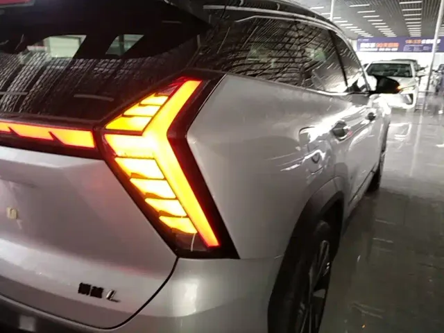 Geely Boyue L — Фото автомобиля 7