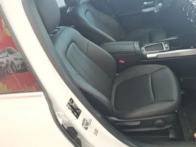 Mercedes-Benz GLB-Class — Фото автомобиля 24