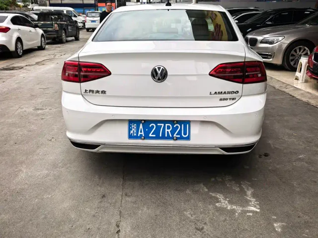 Volkswagen Lamando — Фото автомобиля 5