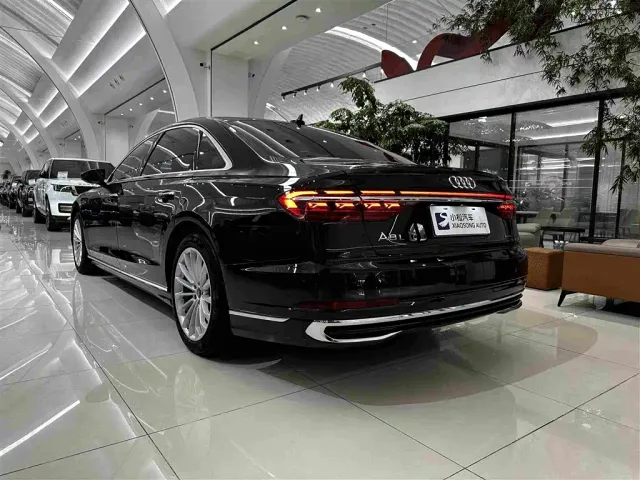 Audi A8 — Фото автомобиля 5