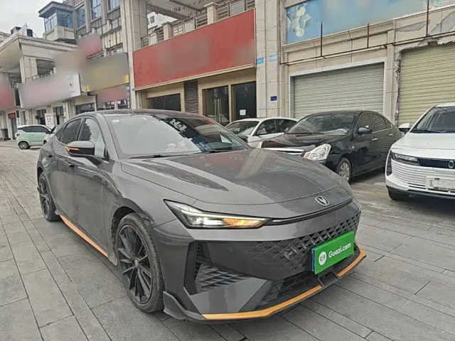 Changan UNI-V — Фото автомобиля 3