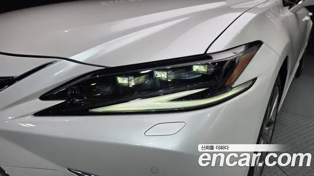 Lexus ES — Фото автомобиля 5