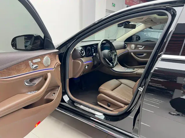 Mercedes-Benz E-Class — Фото автомобиля 7