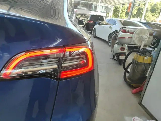 Tesla Model Y — Фото автомобиля 7