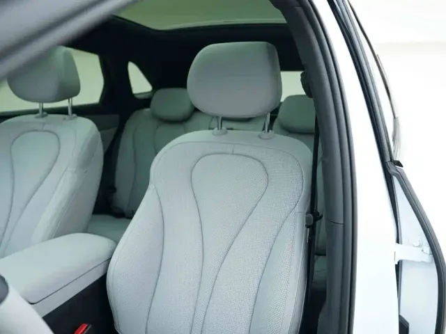 BYD Sealion 06 — Фото автомобиля 13
