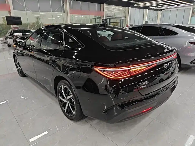 BYD Seal 07 DM-i — Фото автомобиля 4