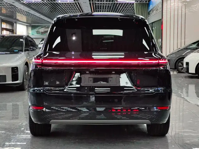 Li Auto L9 — Фото автомобиля 16