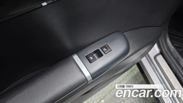 Hyundai Grandeur Grandeur (GN7) 3.5 LPG 2WD (Такси) — Фото автомобиля 19