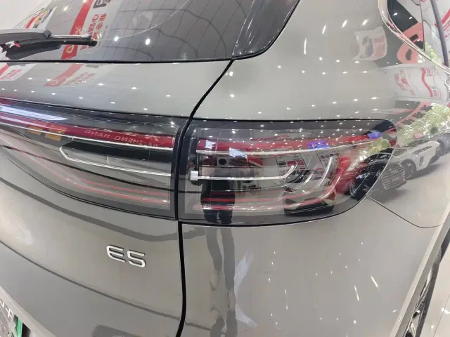 Geely Galaxy E5 — Фото автомобиля 12