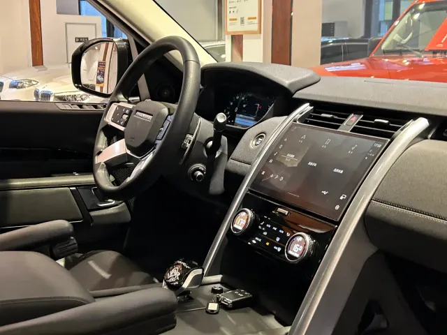 Land Rover Discovery — Фото автомобиля 24