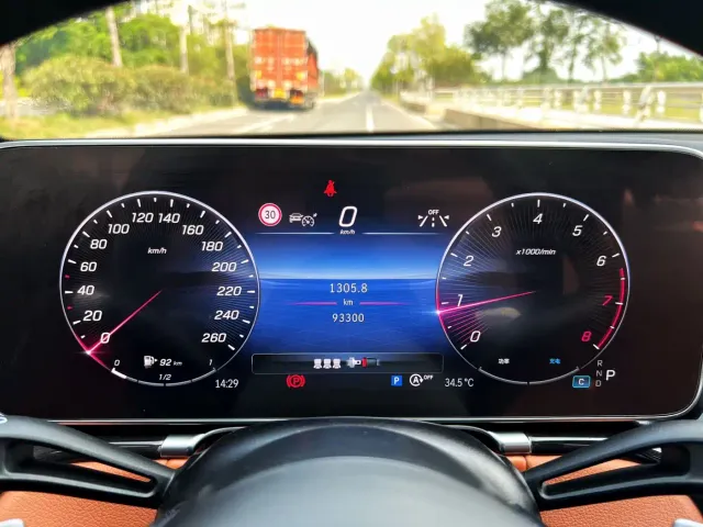 Mercedes-Benz S-Class — Фото автомобиля 8