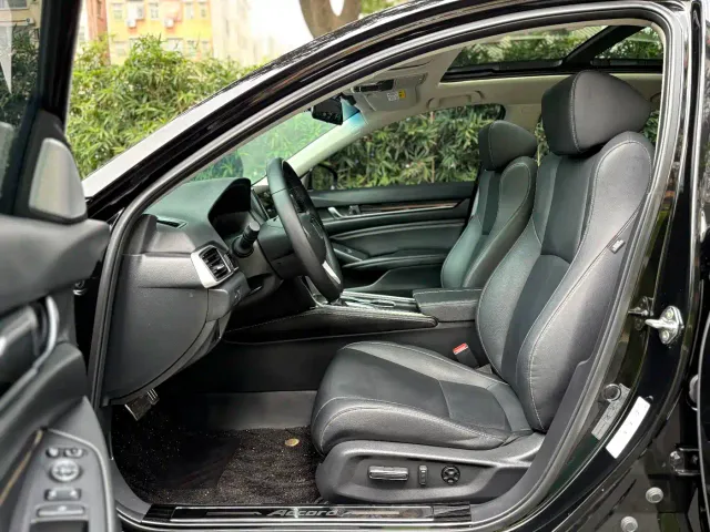 Honda Accord — Фото автомобиля 9