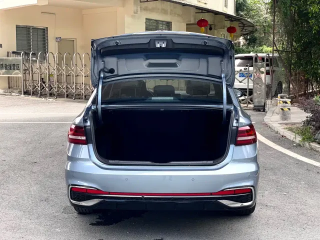 Volkswagen Lavida — Фото автомобиля 22