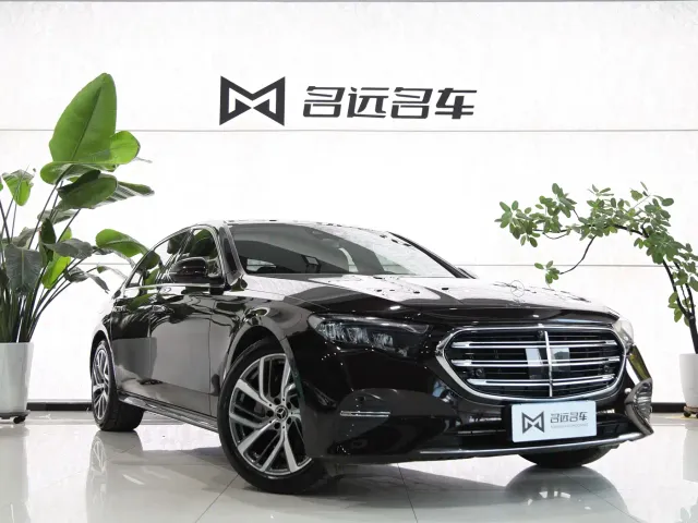 Mercedes-Benz E-Class — Фото автомобиля 3