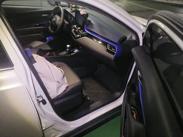 Toyota C-HR — Фото автомобиля 13