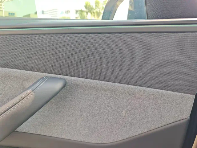 Tesla Model Y — Фото автомобиля 25