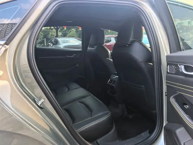Geely Xingrui — Фото автомобиля 16