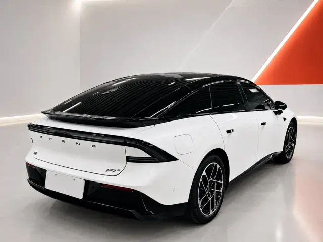 Xpeng P7+ — Фото автомобиля 6