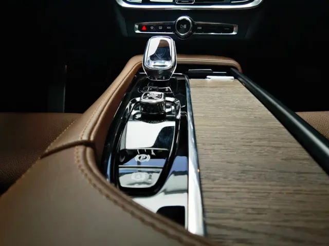 Volvo S90 — Фото автомобиля 19