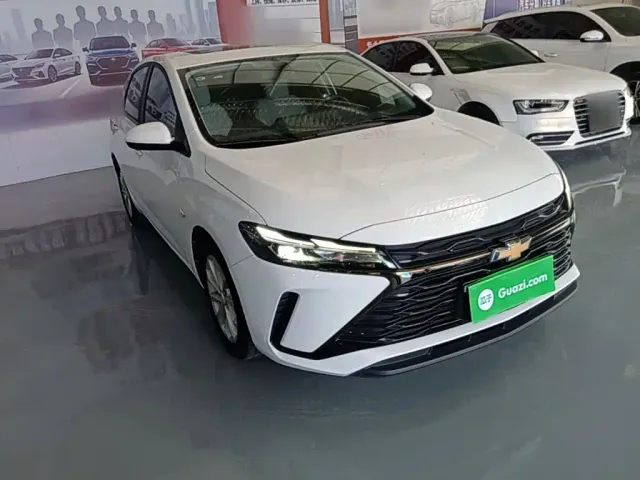 Chevrolet Monza — Фото автомобиля 3