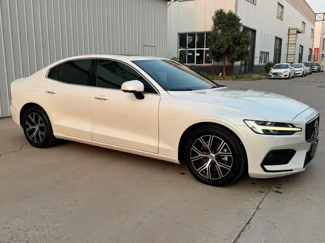 Volvo S60 — Фото автомобиля 3