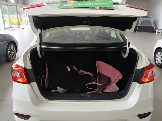 Nissan Sylphy — Фото автомобиля 18