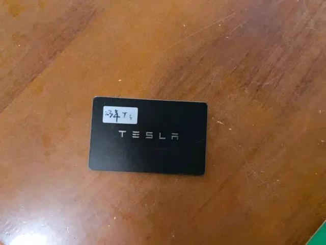 Tesla Model 3 — Фото автомобиля 8