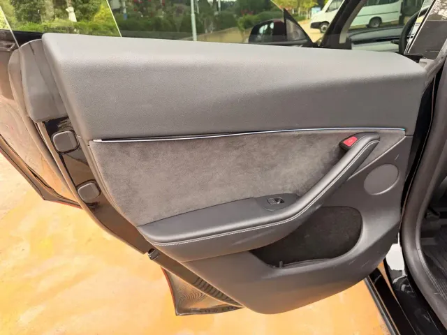 Tesla Model Y — Фото автомобиля 15