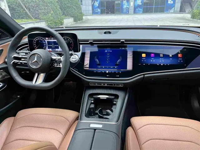 Mercedes-Benz E-Class — Фото автомобиля 11