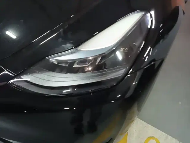 Tesla Model Y — Фото автомобиля 23