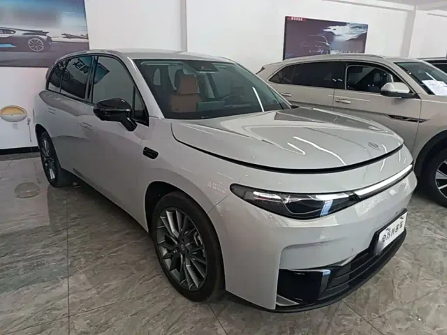 Leapmotor C10 — Фото автомобиля 3